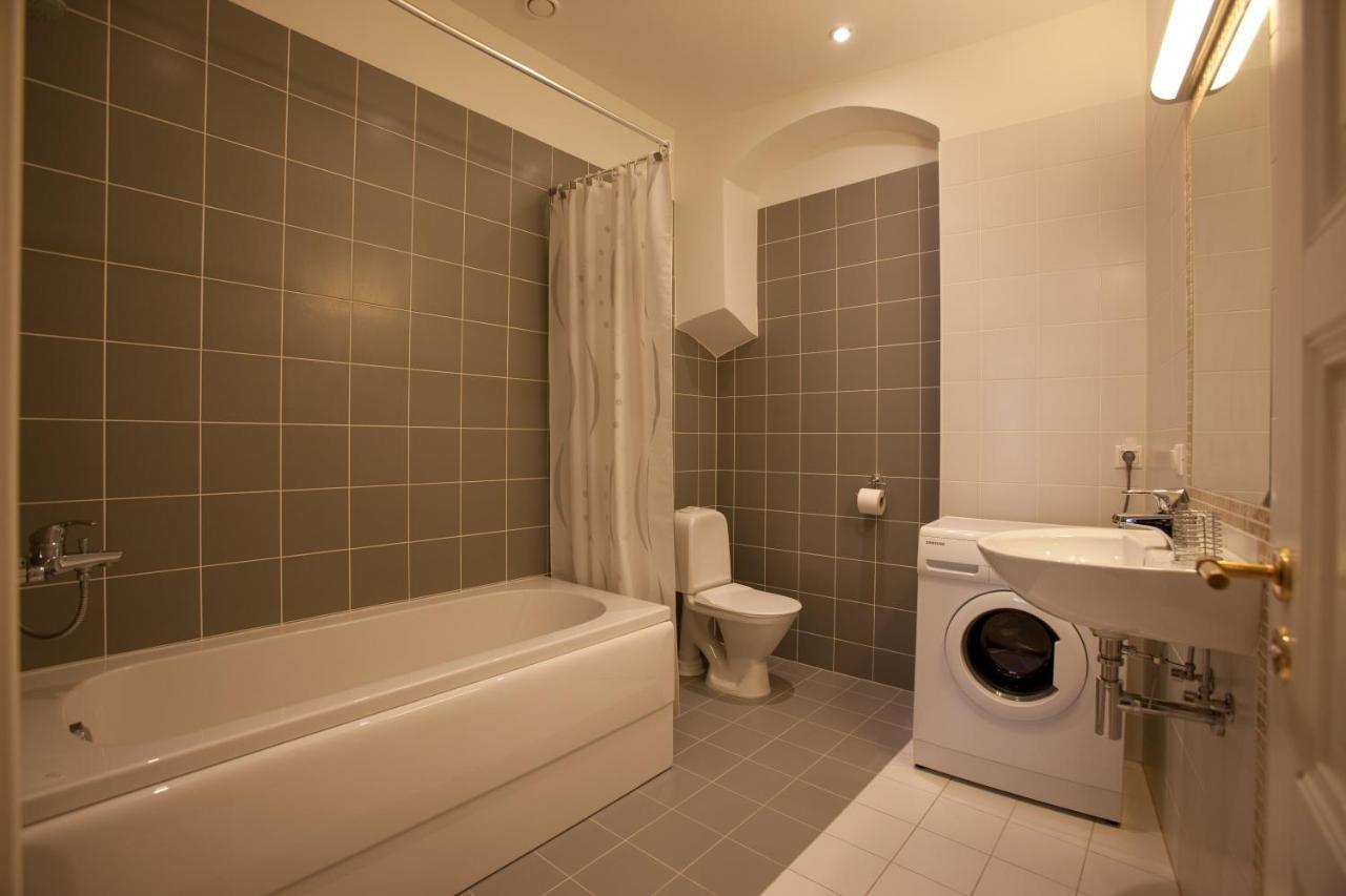 Cozy Apartment In Old Town Таллин Номер фото