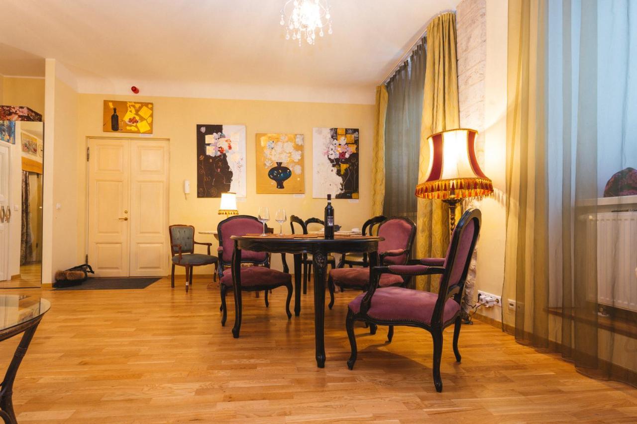 Cozy Apartment In Old Town Таллин Экстерьер фото