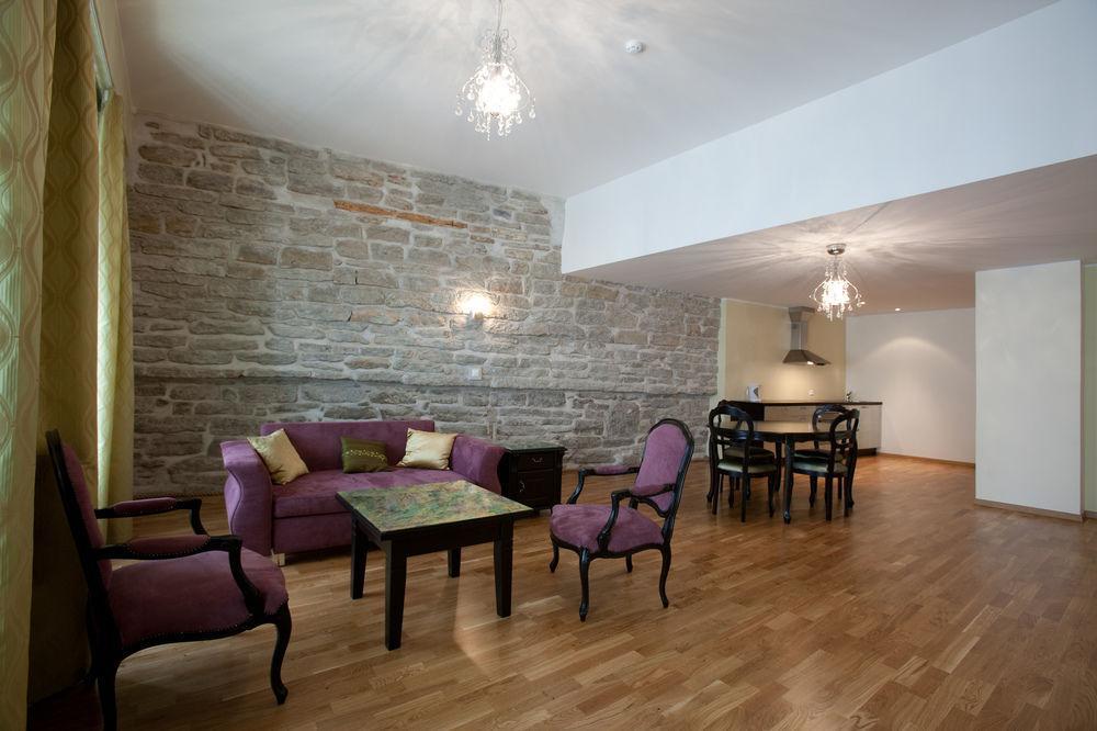 Cozy Apartment In Old Town Таллин Экстерьер фото