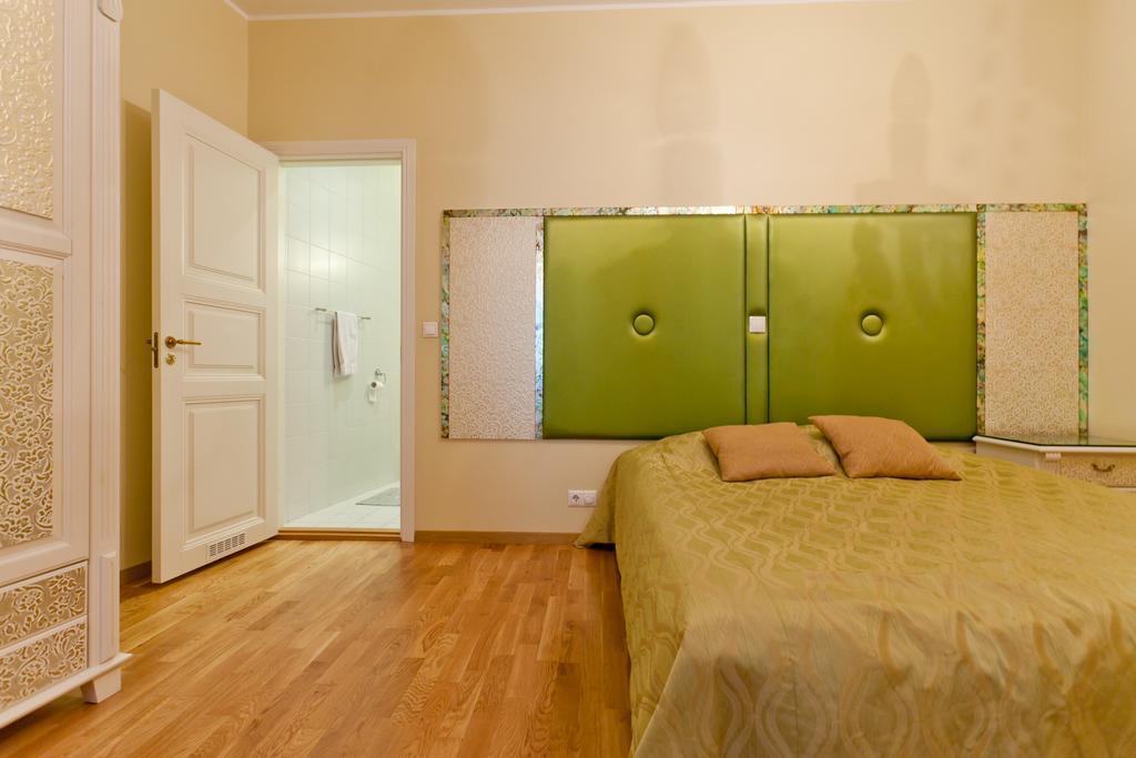 Cozy Apartment In Old Town Таллин Экстерьер фото